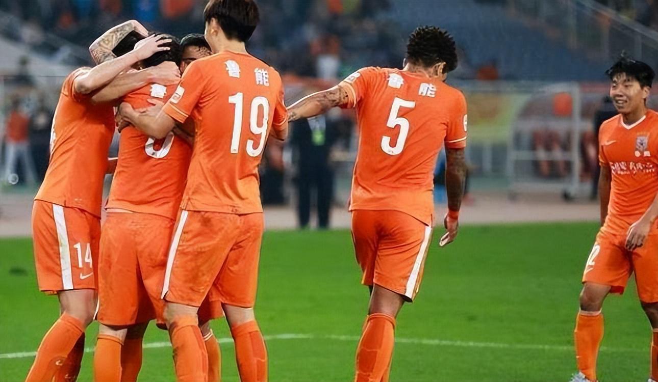 乐鱼体育登录入口-鲁能2026赛季主力门将人选悬念揭晓 ！球迷还是看好他，值得期待